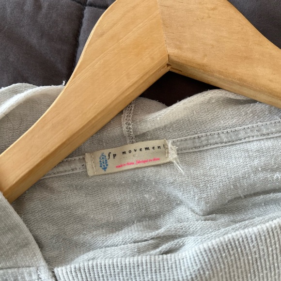 Free People Movement Top With Hood Size S - Picture 2 of 3